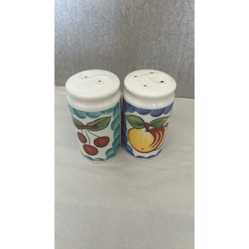 VTG Ceramic Fruit Design Salt & Pepper Shaker Set Pear Apple Grapes w Plugs 3.5